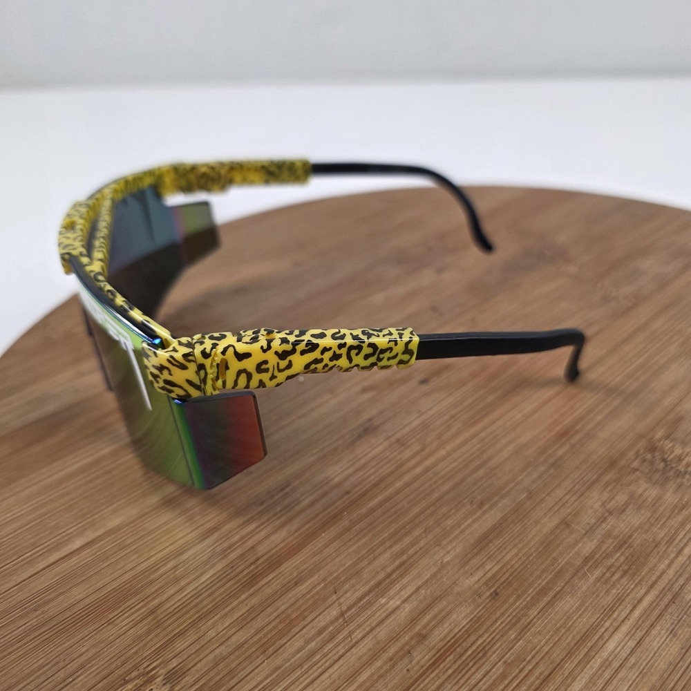 Pit Viper WYLD1 Sunglasses Mens One Size Yellow Red Mirrored Shield Leopard - Picture 2 of 16